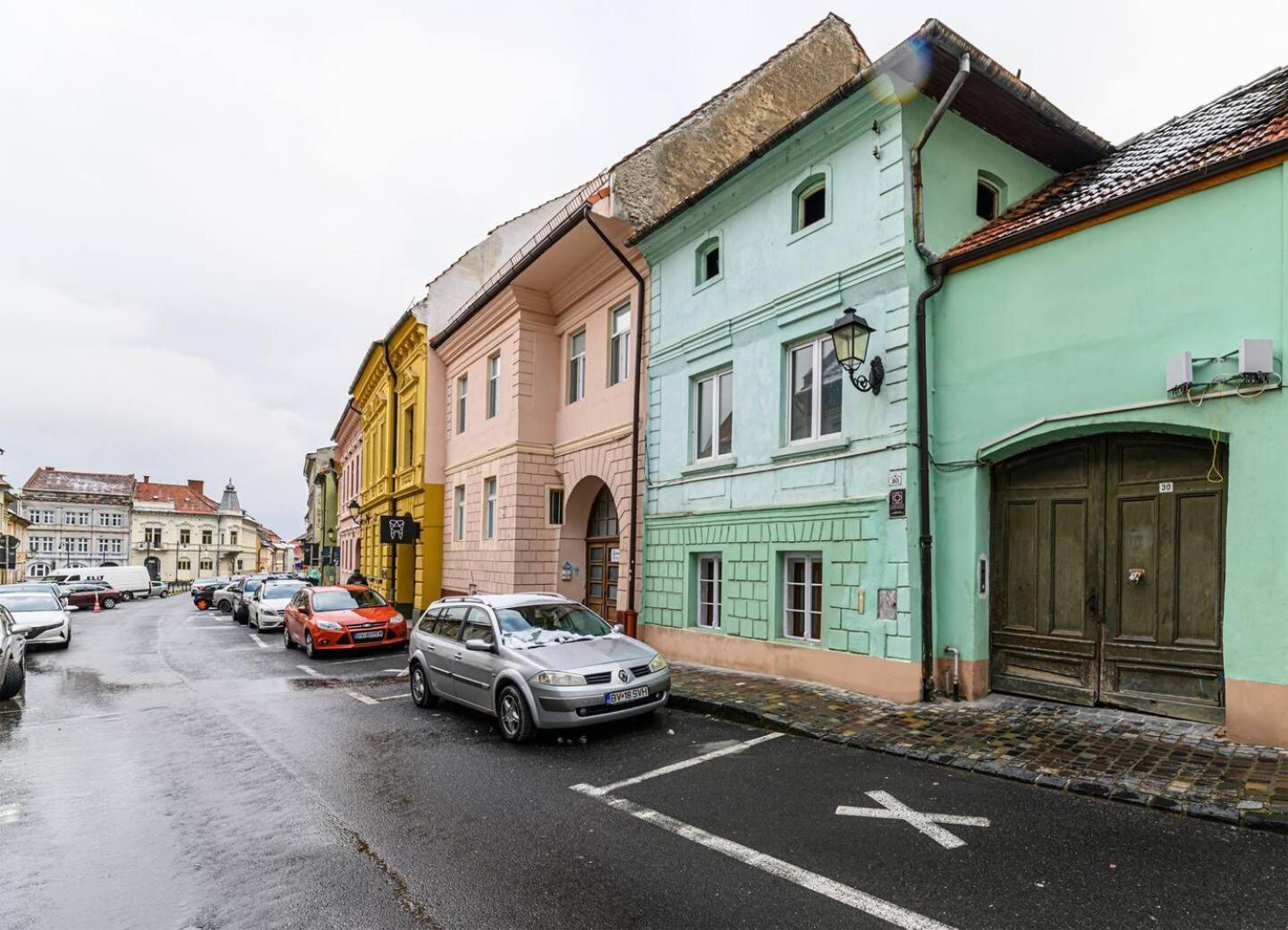 3 Min To Everything-Stylish-Modern-Old Fortress Braşov Eksteriør billede
